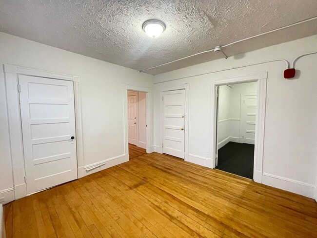 Photo - 457 Beech St Unit 3