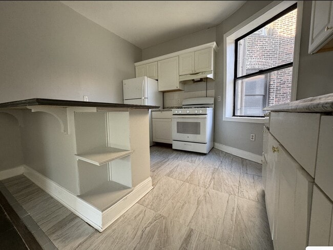 Building Photo - 12 Bergen Ave