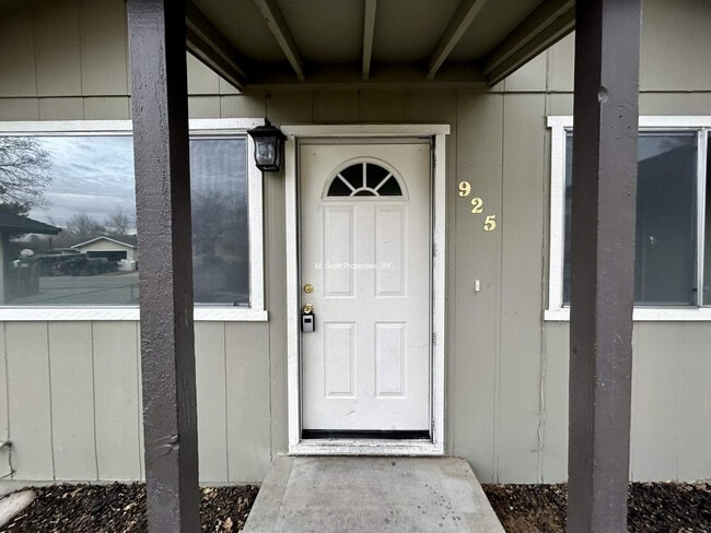Photo - 925 Opalite Dr