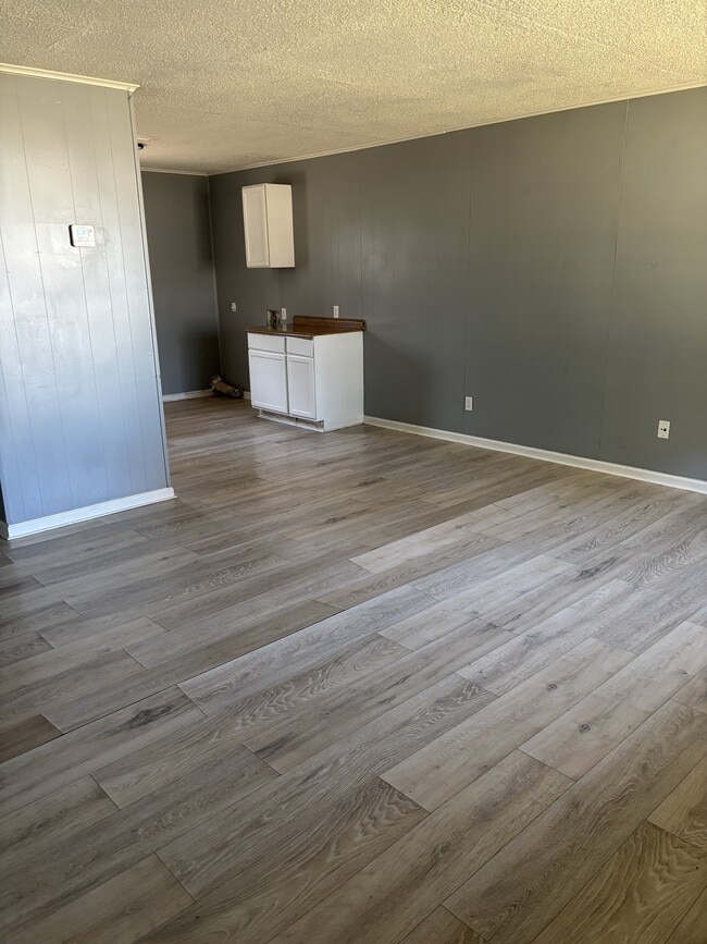 384 Moore St Unit 1
