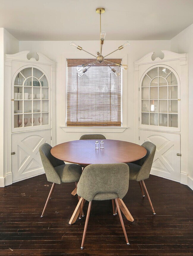 Photo - 1104 Matthews Pl