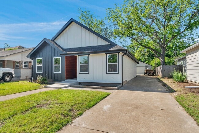 2525 Benbrook Blvd