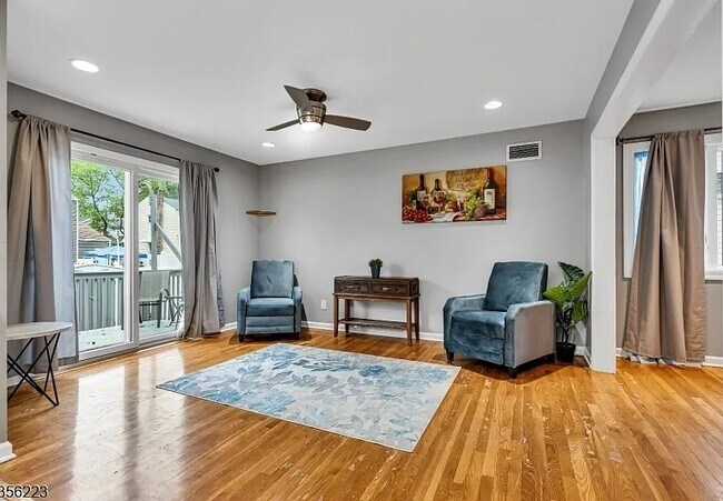 Photo - 548 Birchwood Rd