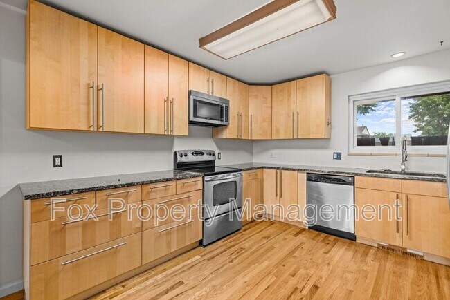 1558 Greenbriar Blvd