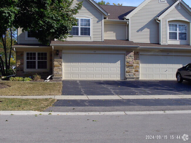 Building Photo - 105 Crescent Ln Rental