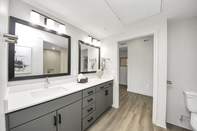 Building Photo - 3003 Memorial Ct Unit 2433 Rental