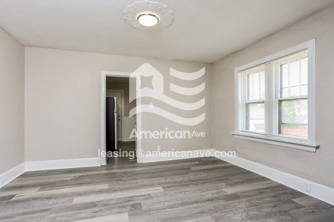 Photo - 1706 Veronica Ave