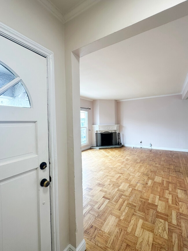 Building Photo - 245 Concord St Rental