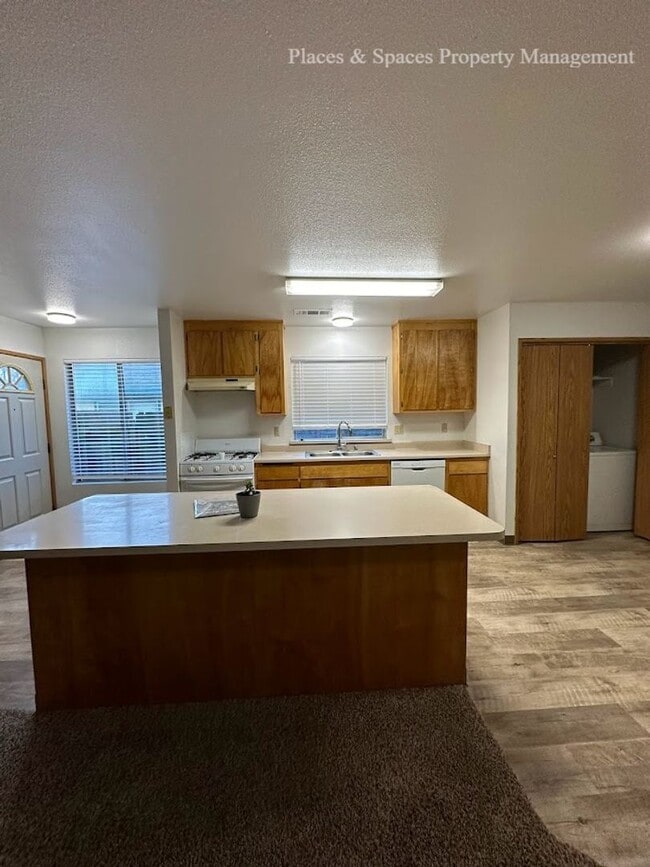 Photo - second20712 Unit B