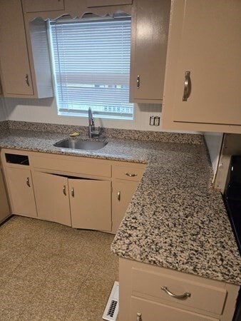 Photo - 160 Belmont St Unit 1