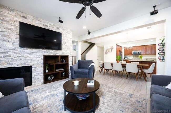 Photo - 1813 Cyan Ln