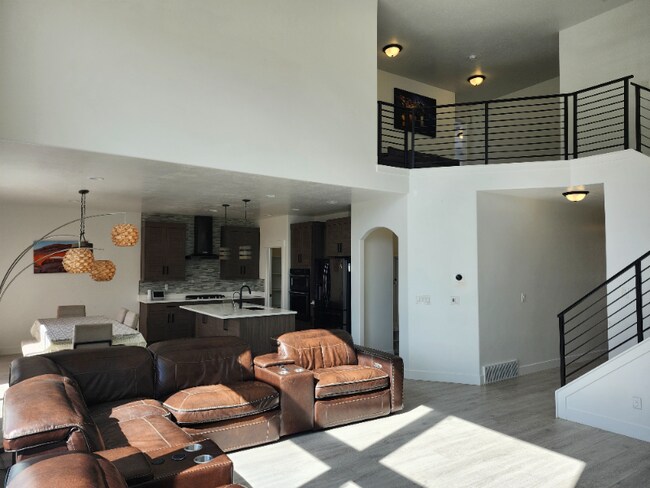 99 N Lasalle Dr