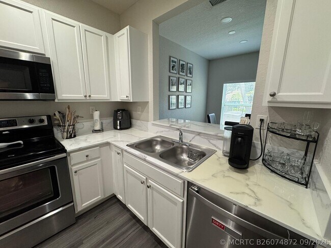 107 Monterey Bay Dr