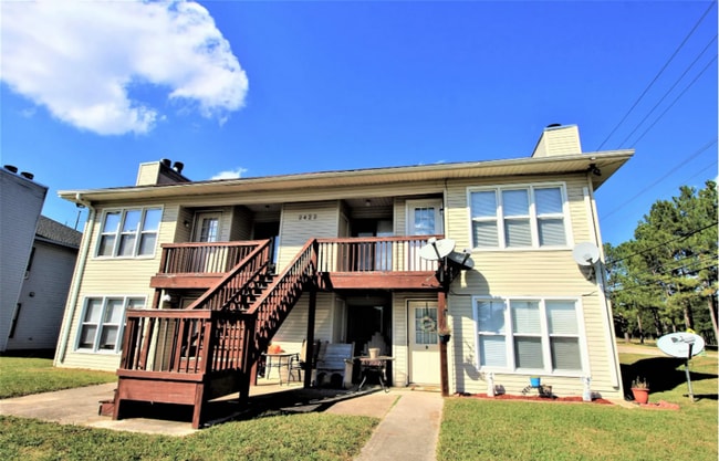 Building Photo - Available For Immediate Move-In! Unit C Rental