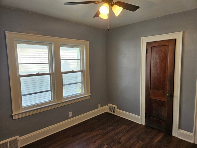 14014 Edgewood Ave Unit Upper Unit  14016