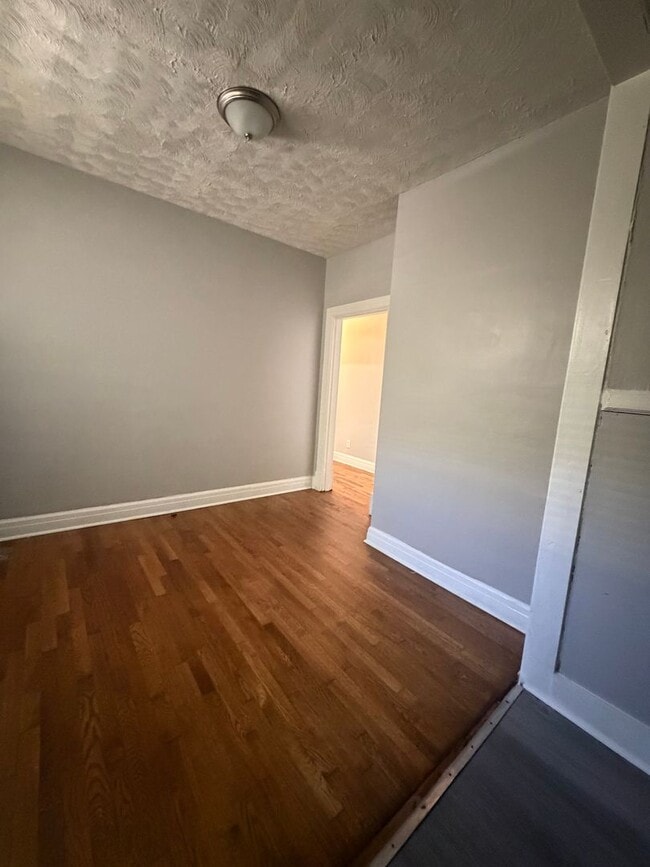 609-611 Mallory