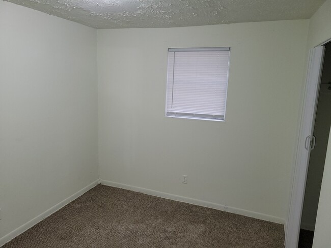 Photo - 1541 W 1st St