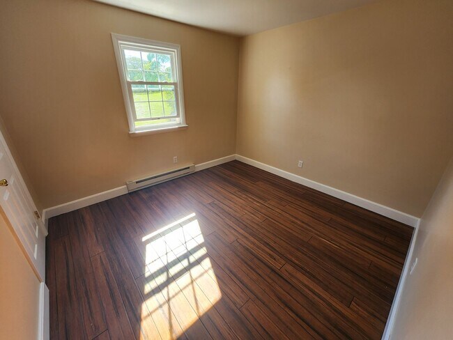 Photo - 15475 Oak Rd Unidad First Floor