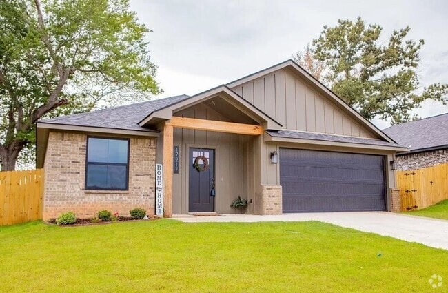 Building Photo - Coming Soon! Stunning 4 Bed 2 Bath in Lind... Rental