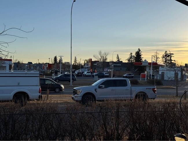 Photo - 80 Falsby Ct NE