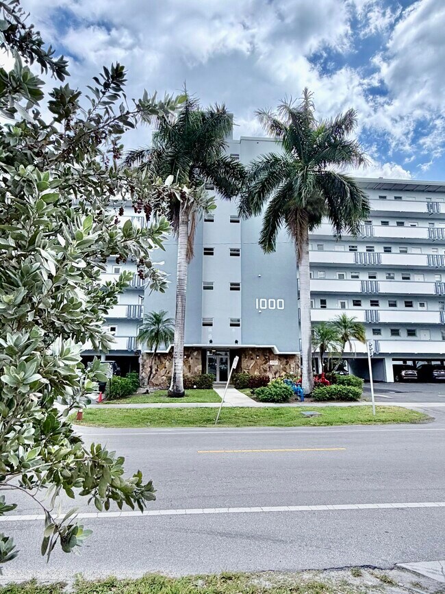 Photo - 1000 NE 14th Ave Unit 503