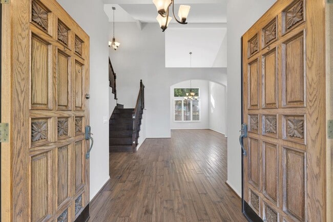 Photo - 487 Bernini Ct