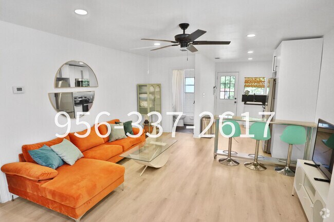 Building Photo - 807 Dreiss St Rental