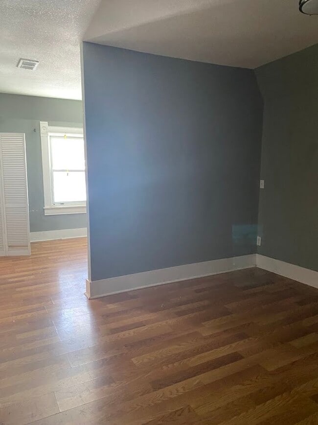 Photo - 1345 S Water St