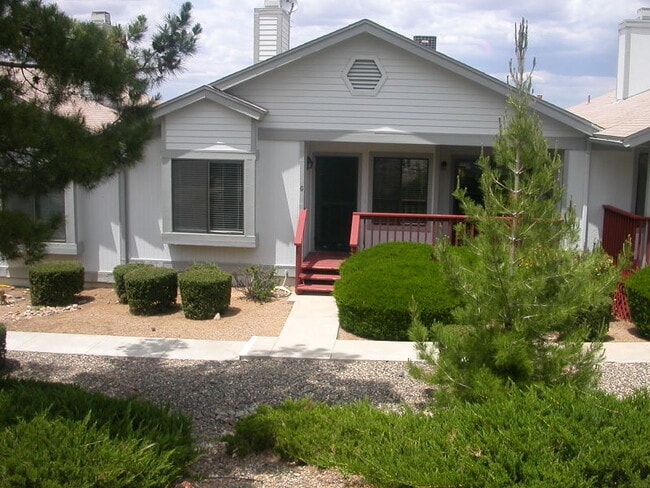 Building Photo - 3069 Peaks View Ln Unit 8G