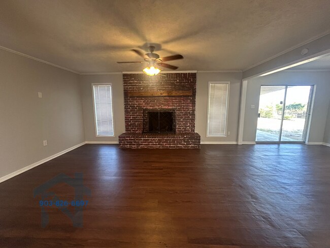 Photo - 1025 Crestview Dr S