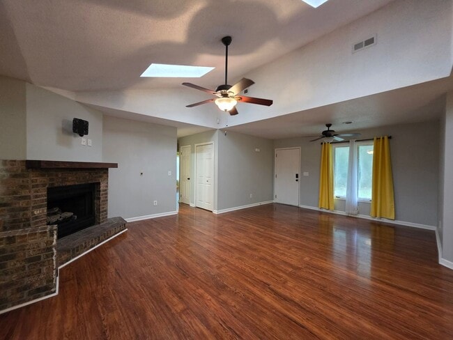 Photo - 109 Glencroft Rd