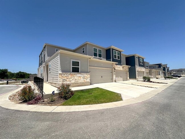 Building Photo - 1850 Settlers Glen Dr