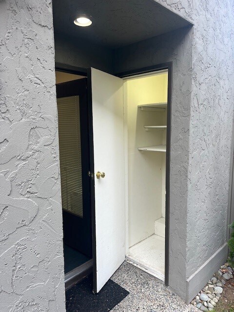 Entry Storage Closet - 10320 NE 186th St Unit 4