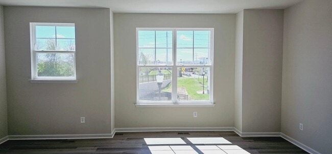 Building Photo - 2550 Hopton Ln