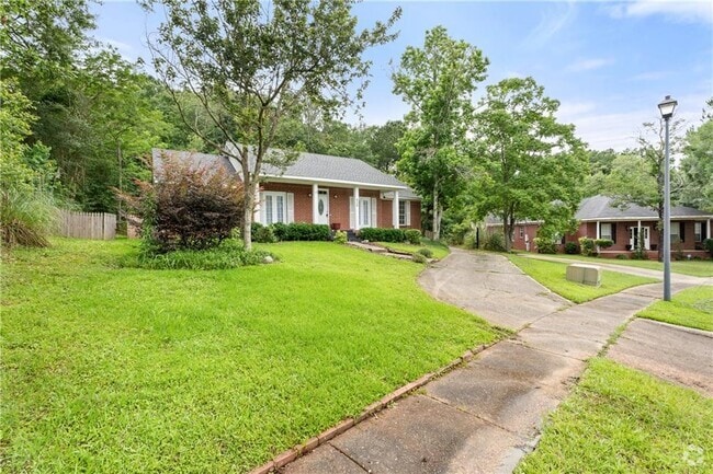 Building Photo - 408 Lakeview Dr W Rental