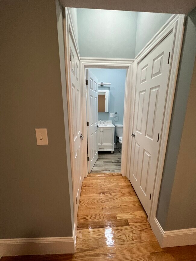 Photo - 75 Pearl St Apartments Unit 1