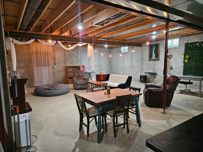 living room - 1111 Montserrat Park Rd