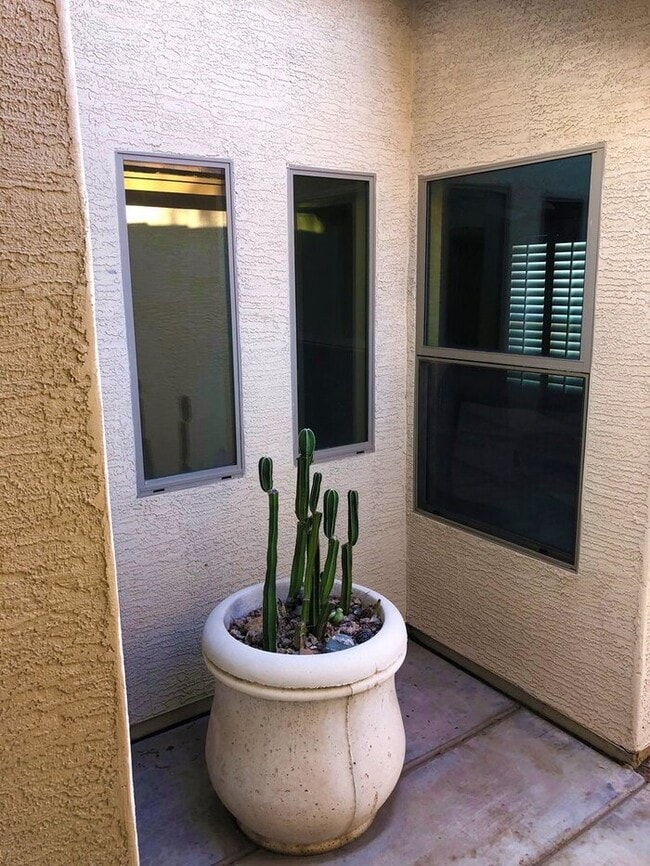 Photo - 2Bedroom plus Den-Mountain View & Sparklin...