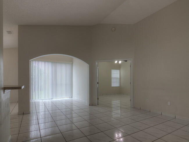 Photo - 8344 Fort Thomas Way