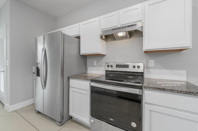 Photo - 2112 S Thatcher Ct