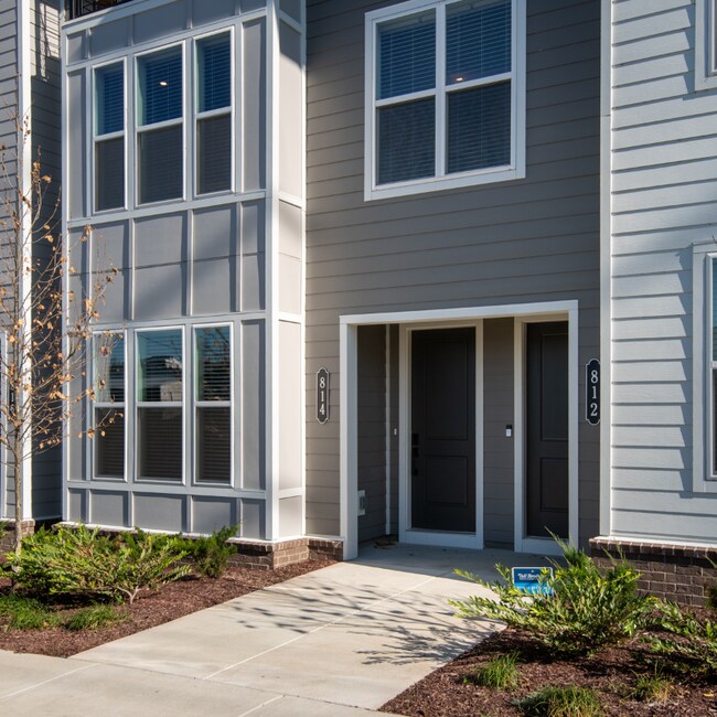 Photo - 814 42nd Ave N