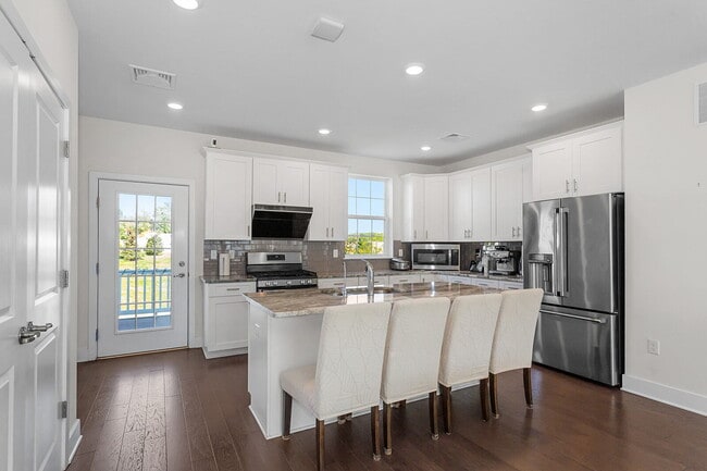 Photo - 34 Colgate Dr