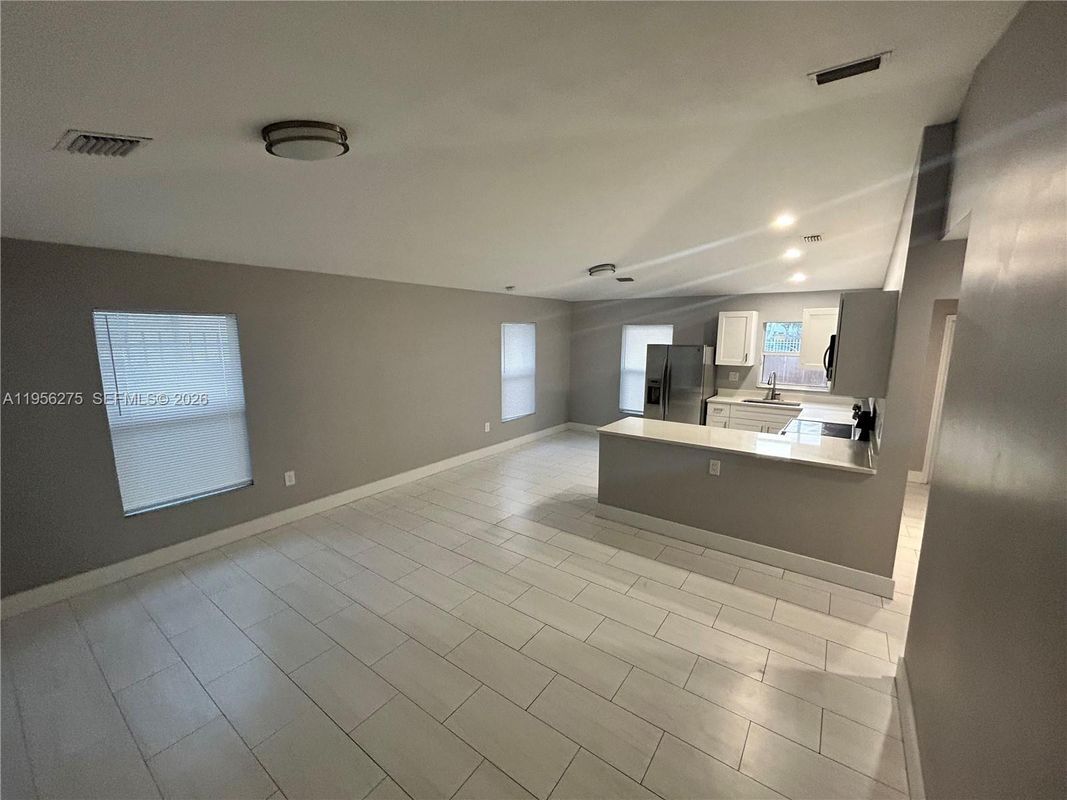 Photo - 1724 NW 1st Pl