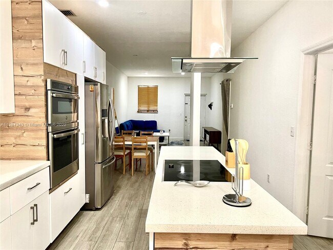 Photo - 7050 NW 177th St Unidad 202-11