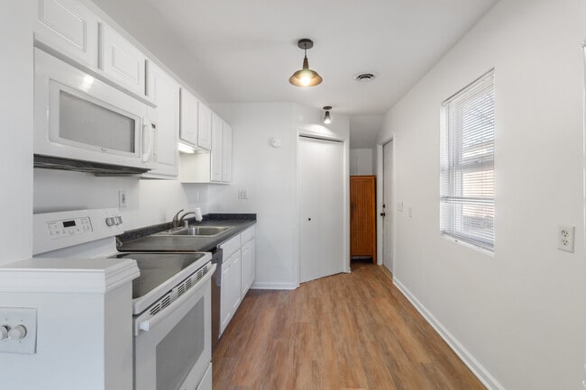 cocina - 3489 Hargrove St