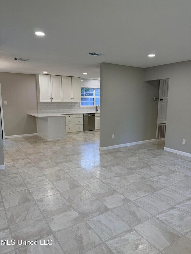 Photo - 3 BR/2BA Rental in Pinecrest Subdivision