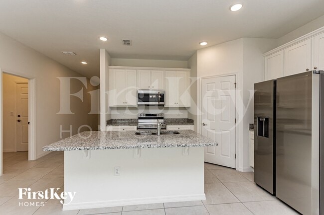 Photo - 348 Corbel Ln