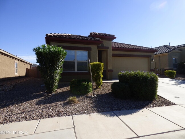 10208 N Crooked Peak Trail