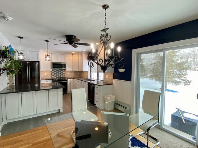 Photo - 404 Mountain Laurel Dr