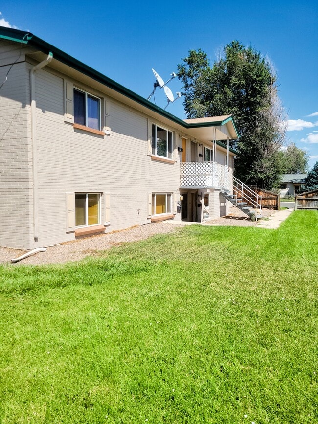 patio delantero - 7515 Stuart St Unidad 7519 Stuart St